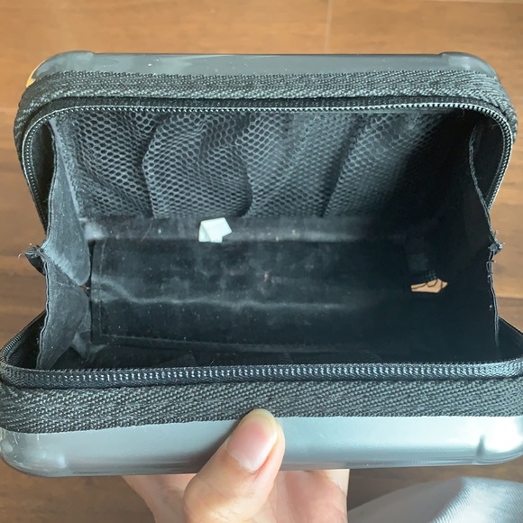 Cute suitcase makeup bag - Picture 2 of 2